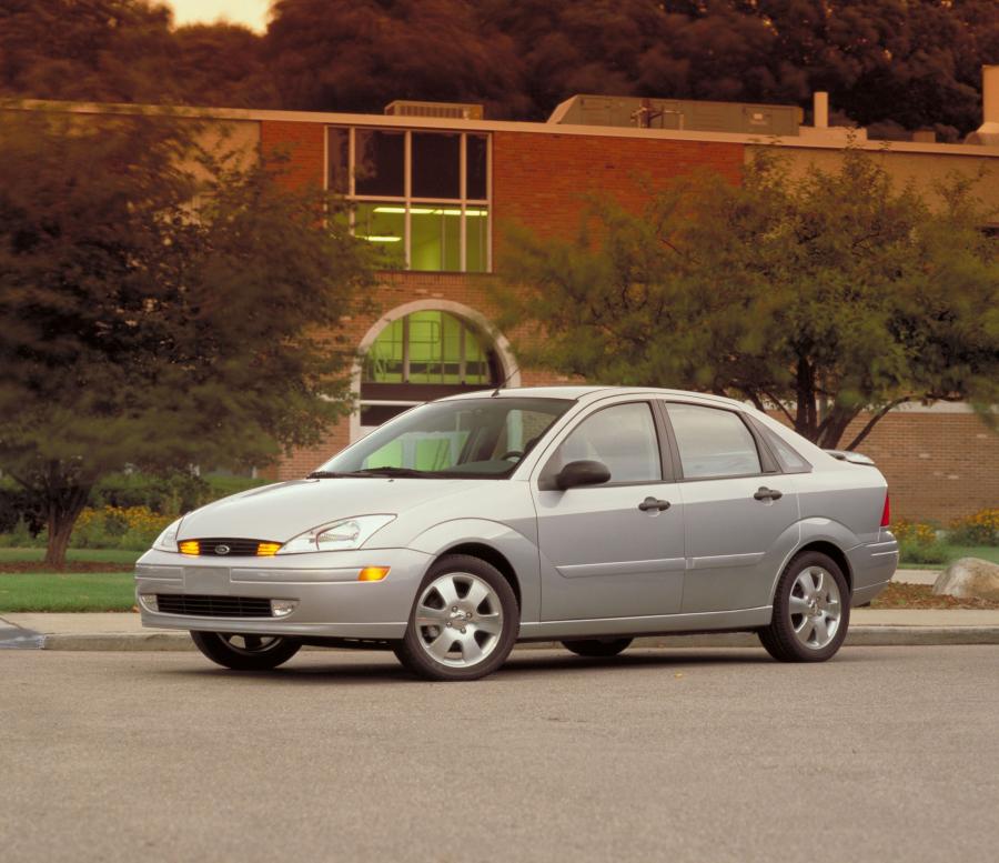  Ford Focus Saloon 1999 года  (фото 31 из 53)